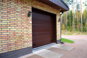 Nosto-ovi on autotallin ovien osalta teknisesti viimeistä huutoa. Se on energiatehokas, kevytkäyttöinen ja täysin automatisoitavissa. Nosto-ovet valmistetaan tehtaalla mittatilaustyönä oviaukkoon sopivaksi.